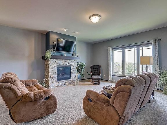 3rd image of 1533 Tundra Grass Way