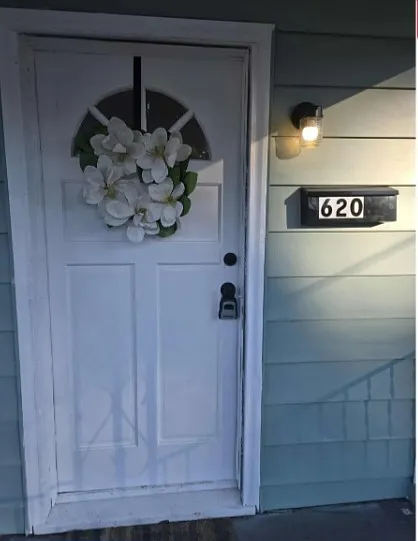620 W Virginia Ave — Photo 2