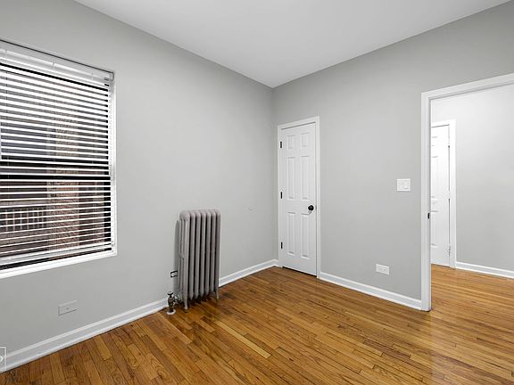 3rd image of 6101 S Langley Ave #5093