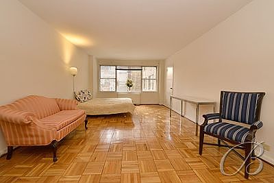 2nd image of 77 W 55th St APT 4K