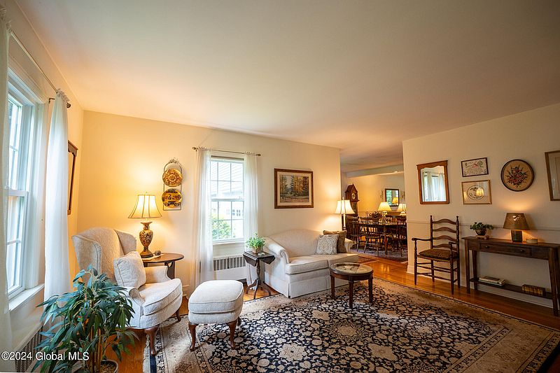 5th image of 51 Greenleaf Drive