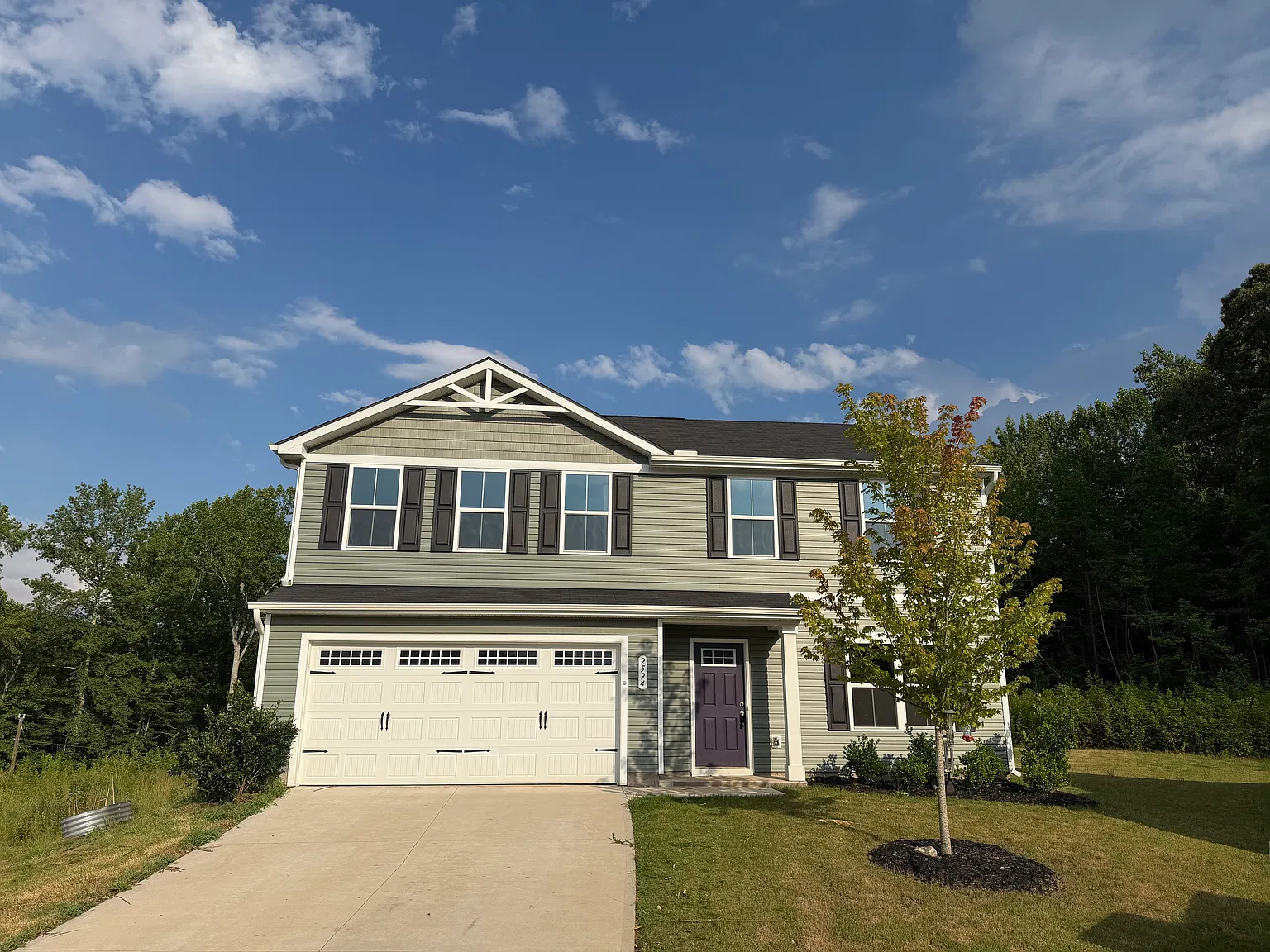 4 bed, 2.5 bath, 2100 sqft, $2,400 — Photo 1