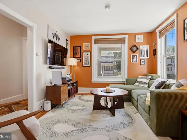 312 W Walnut St, North Wales, PA 19454