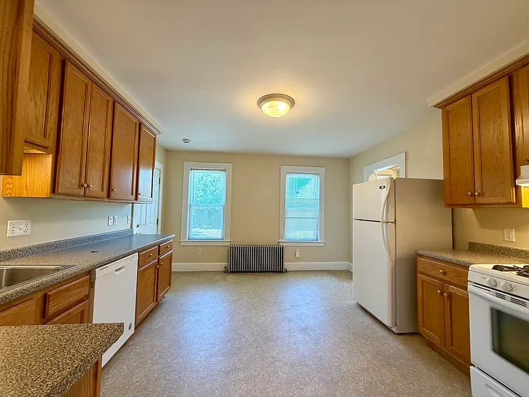 8 Silver Lake Ave #6 — Photo 4