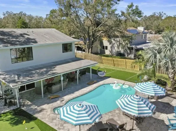 10075 W Bay St, Seminole, FL 33776