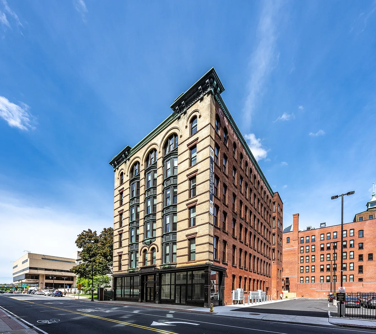 Building Photo - ThirtyOne Elm