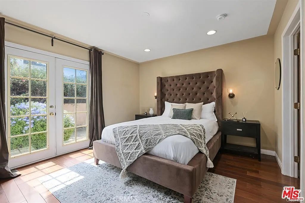 4 bed, 1655 sqft, $3,895 — Photo 3
