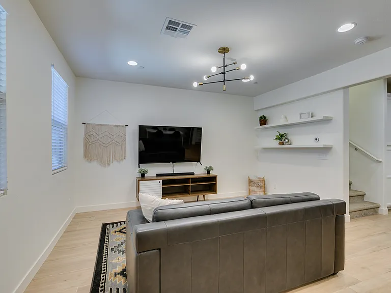 77 Alamere Falls Dr — Photo 5