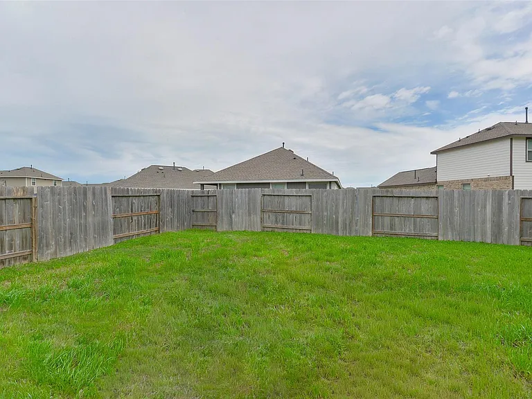3015 Wedgewood Cove Way — Photo 32