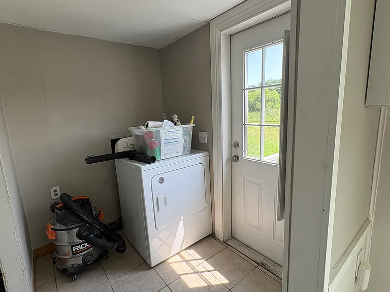 324 S Meridian Rd — Photo 11