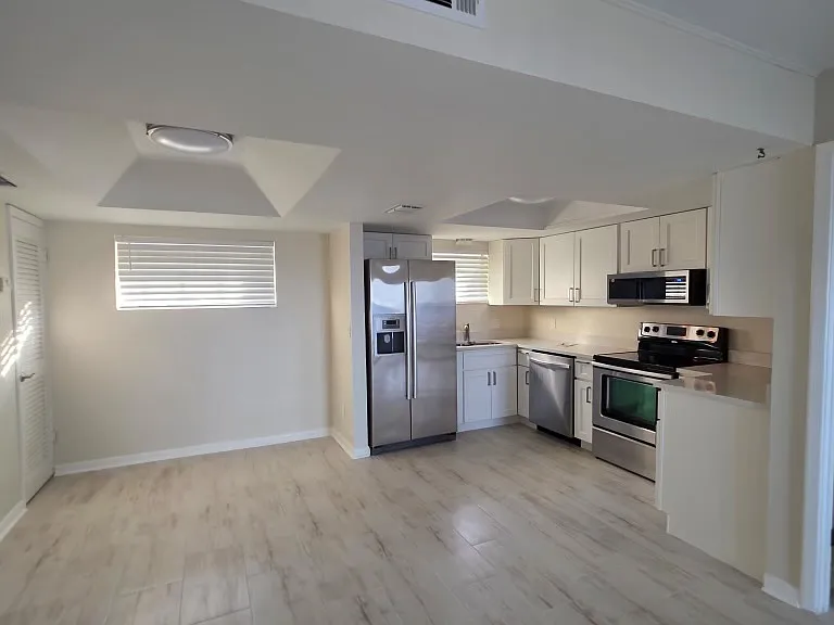 656 W Osceola St — Photo 11