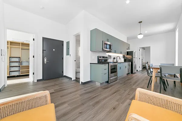 Rented by MNS | media 37