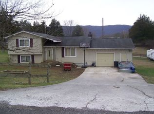 560 Tionesta Dr, Jacksboro, TN 37757