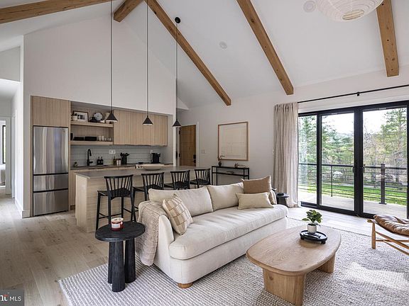 5th image of 1022 Valley Burg Rd