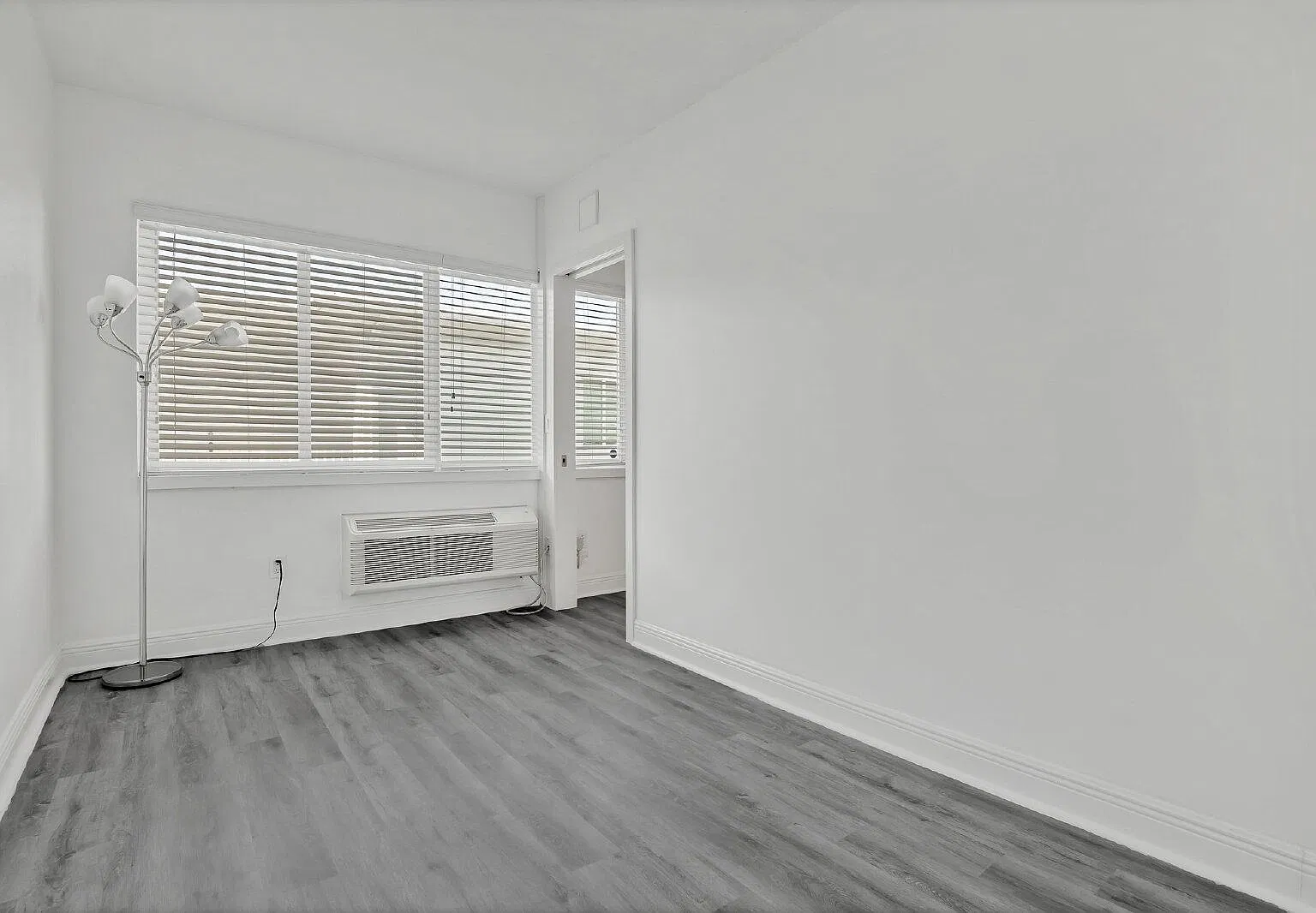 2 bed, 1.0 bath, 800 sqft, $2,100 — Photo 4