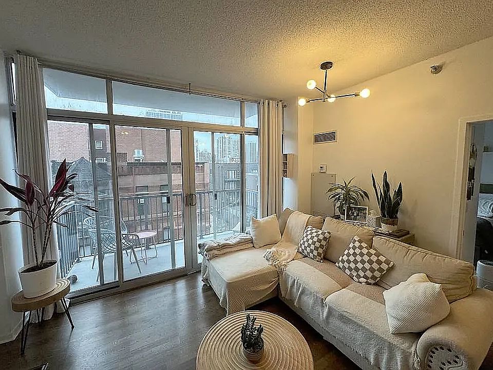 1st image of 1546 N Orleans St APT 607