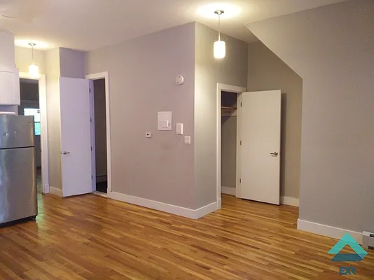 Rented by EXR | media 35