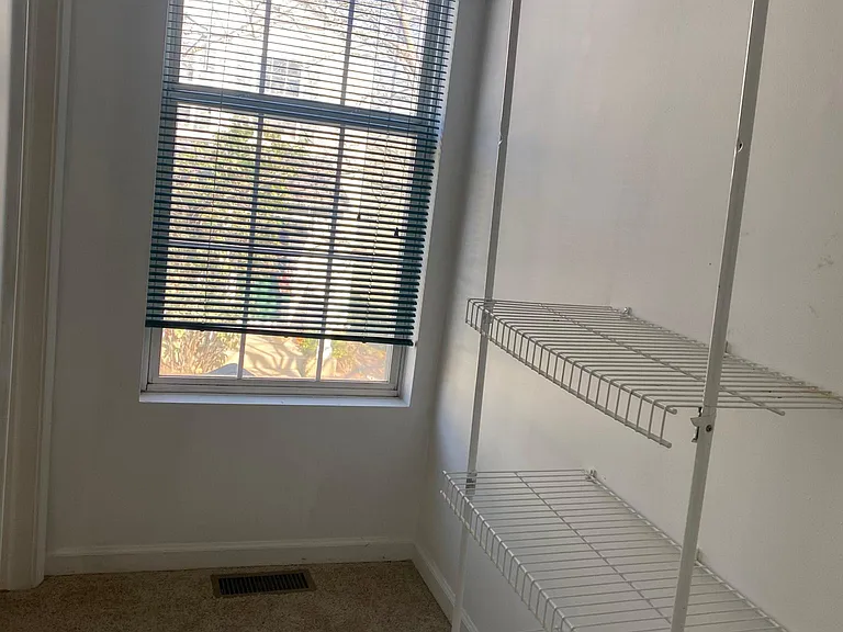 995 Symphony Dr — Photo 17