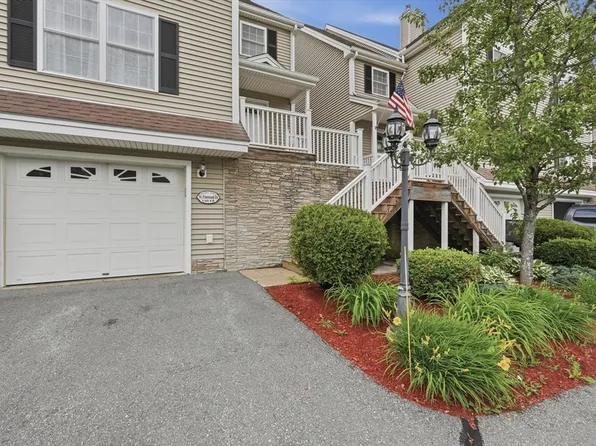 96 Pinewood Dr #4B, Gardner, MA 01440