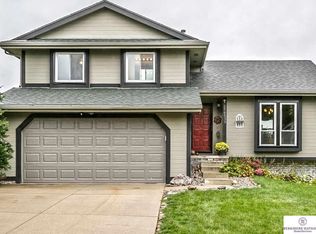 16533 Weir St, Omaha, NE 68135