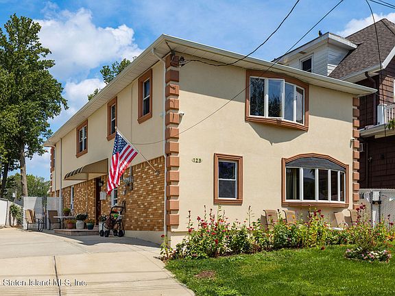 3rd image of 125 Ridgecrest Ave