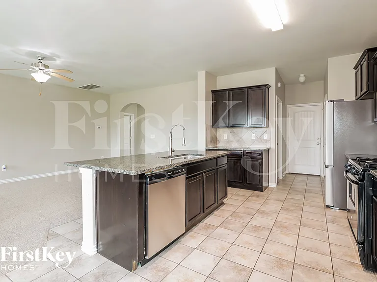 10220 NW 24th Ter — Photo 5