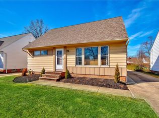 372 Clarmont Rd, Willowick, OH 44095