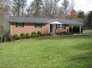 405 3rd St NE, Conover, NC 28613