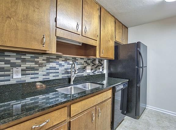 4th image of 1219 Crestview Ave APT D