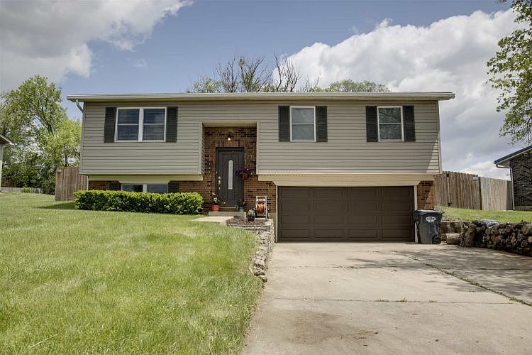 1st image of 12 Willowood Ln