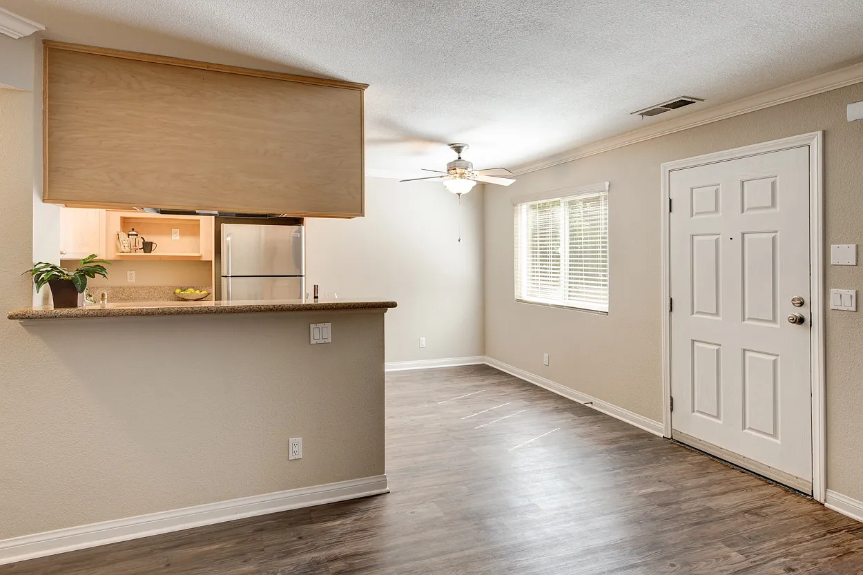 Artesia Escondido — Photo 3