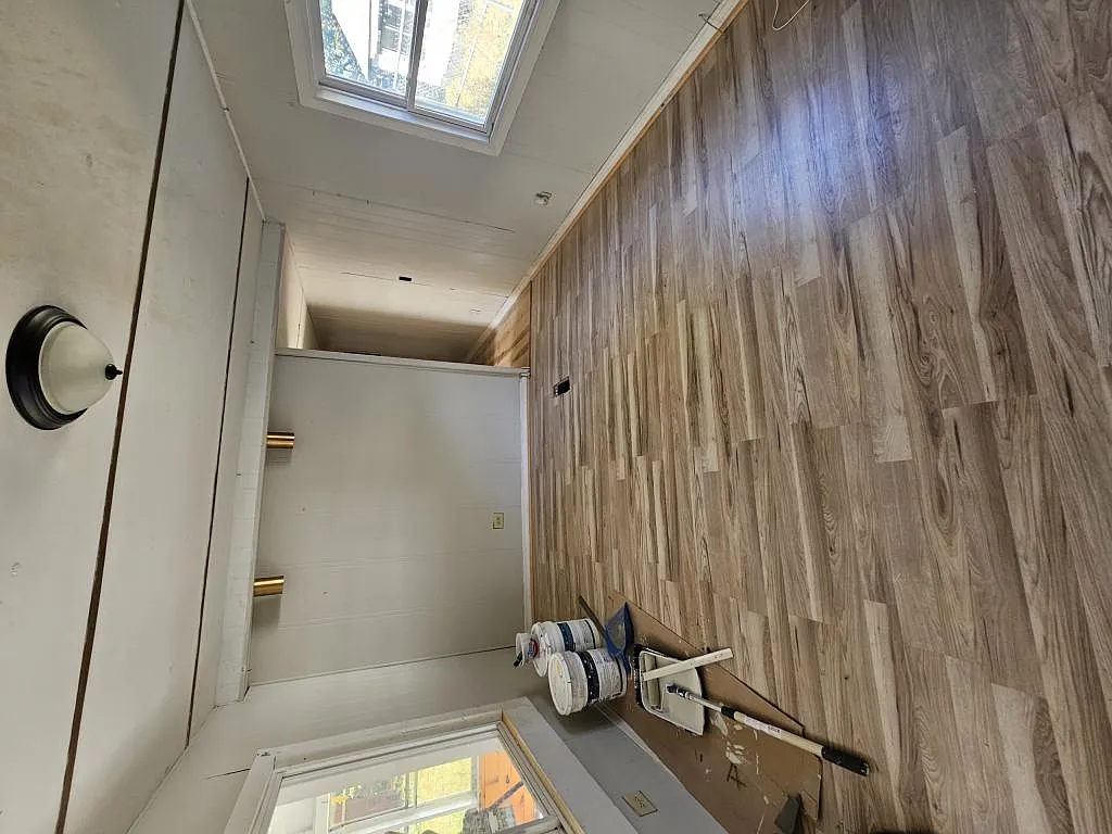 5 Collins Way — Photo 3
