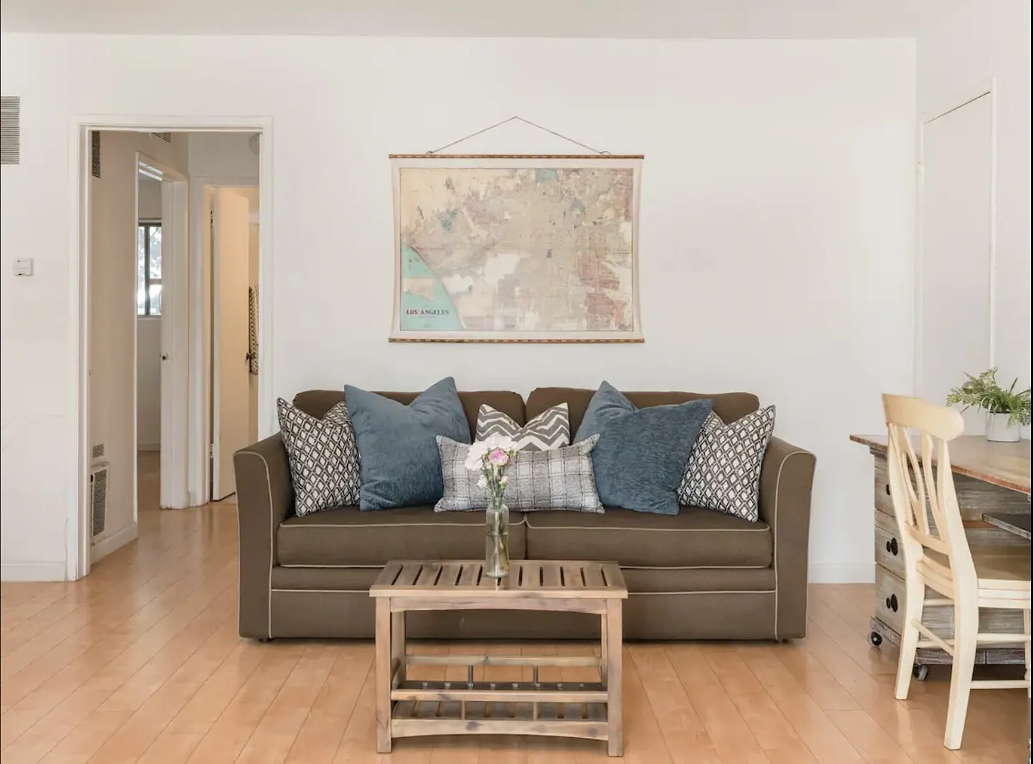 Cozy Flat in Heart of WEHO — Photo 4