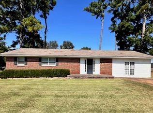 911 Davison Ave, Muscle Shoals, AL 35661