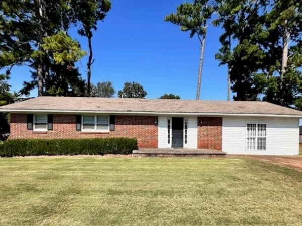 911 Davison Ave, Muscle Shoals, AL 35661