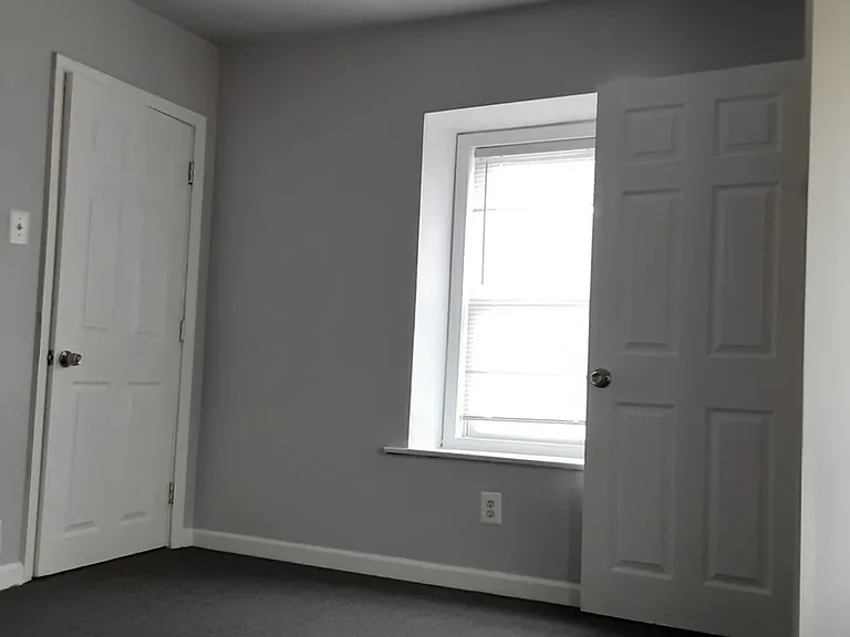 4927 Knox St #2 — Photo 17