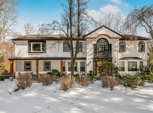 205 Laurel Ln, Syosset, NY 11791