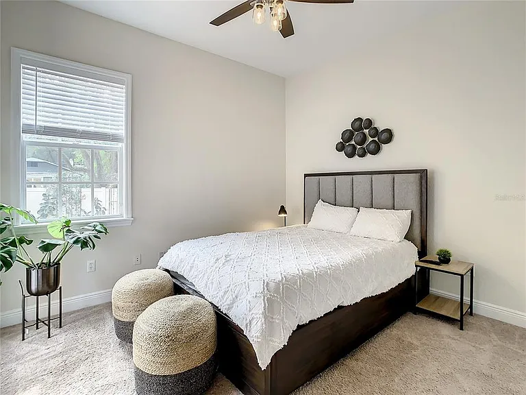 220 W Minnehaha St — Photo 40