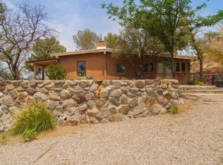 137 Bridge Rd #B, Tubac, AZ 85646