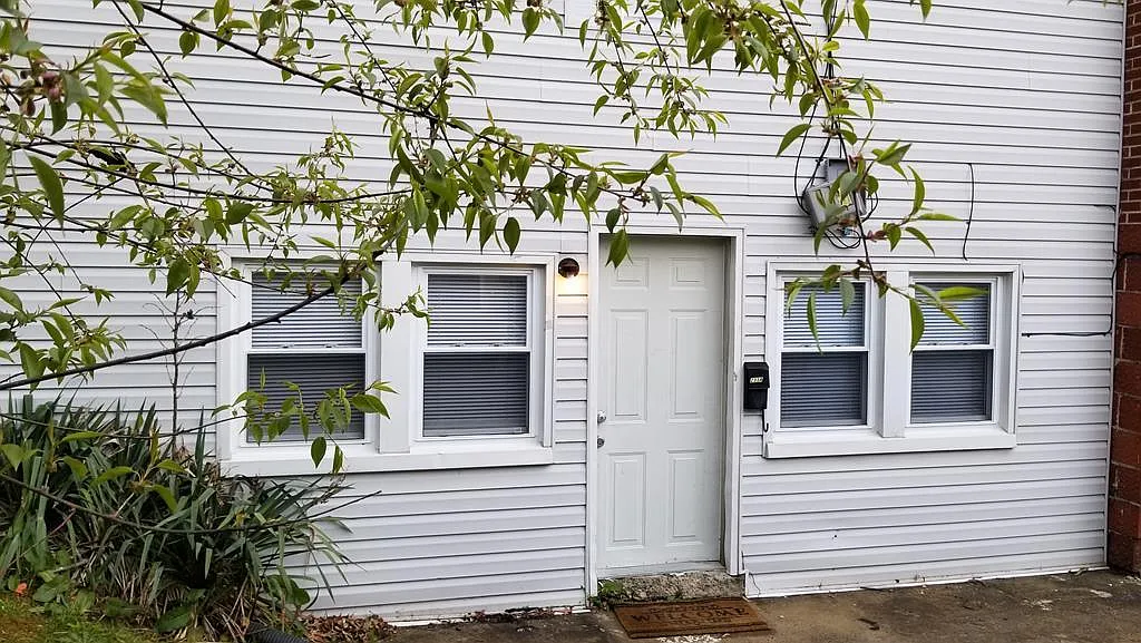 233 Crawford St #A photo 1
