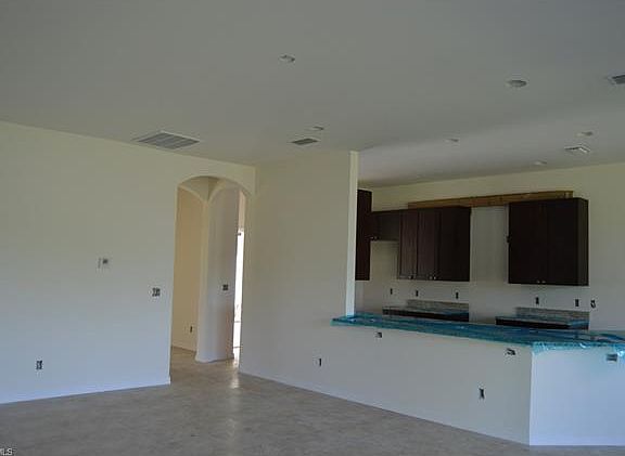 4th image of 1103 Oak Ave