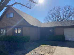 1113 S Valentine Dr, Sherman, TX 75090