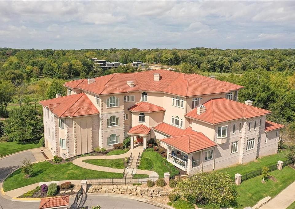 Altamira...An Upscale Gated Community