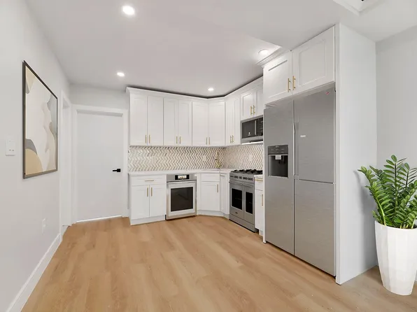 10203 216th St, Queens Village, NY 11429