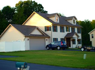 17 Carriage Ln, Grove City, PA