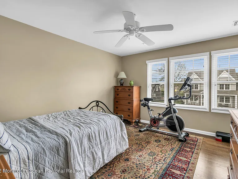 814 Pitney Dr — Photo 17