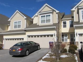 16 Fieldstone Dr, Middletown, NY 10940