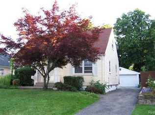 19 E Iroquois Rd, Pontiac, MI 48341