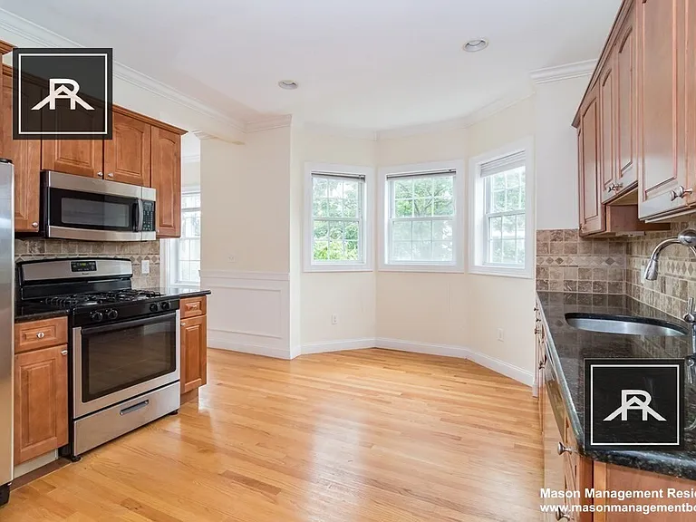 125 Russell St #1 — Photo 1