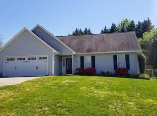 3960 Glenn Knoll Ln, Winston Salem, NC 27107